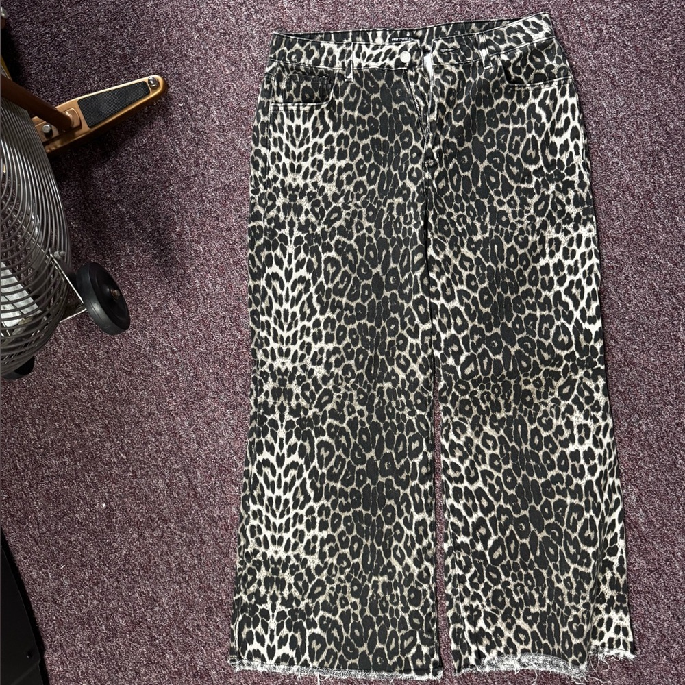 PrettyLittleThing Black and Cream Maxi Skirt